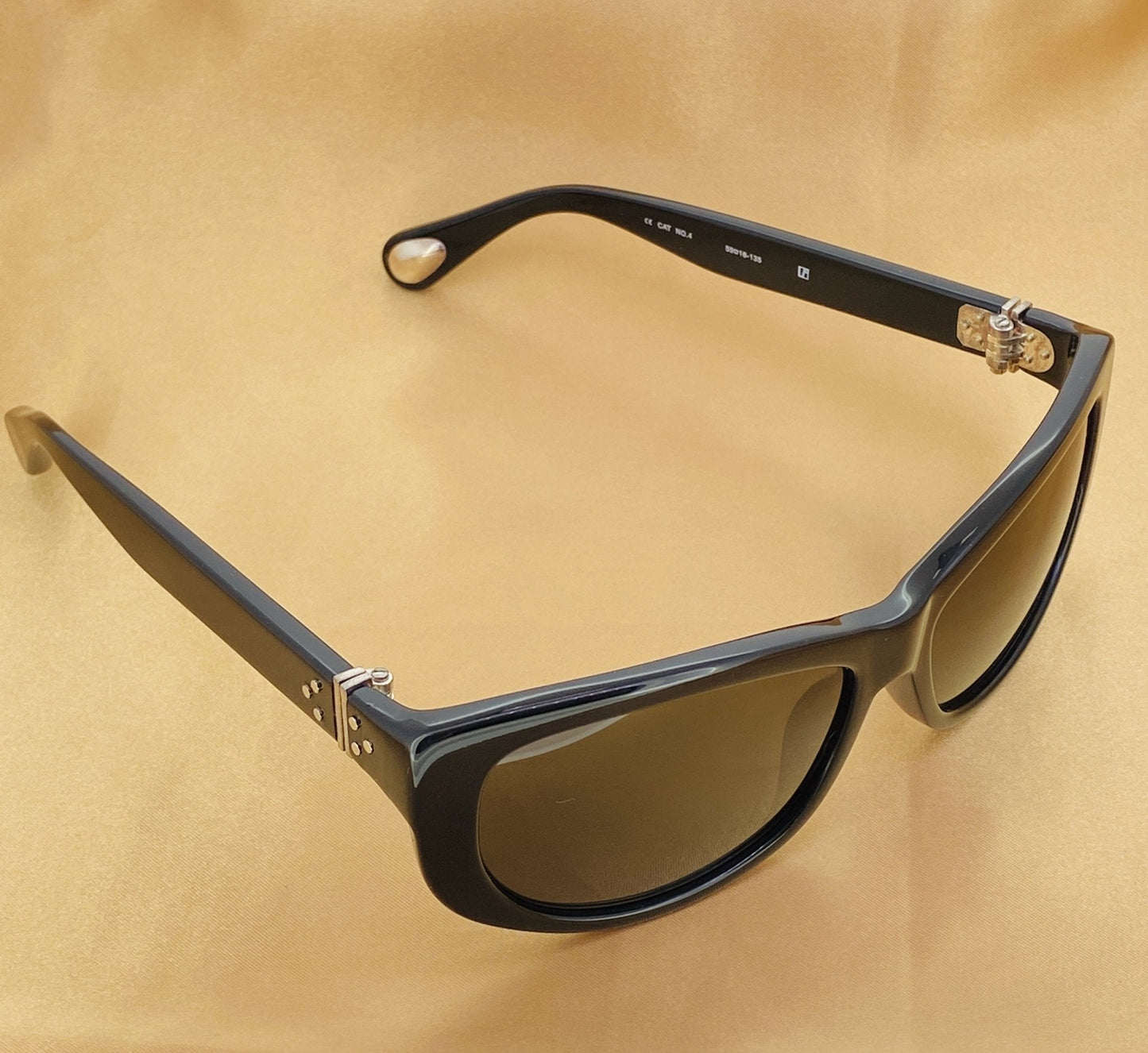 Ann Demeulemeester Sunglasses Cat Eye Black and Grey