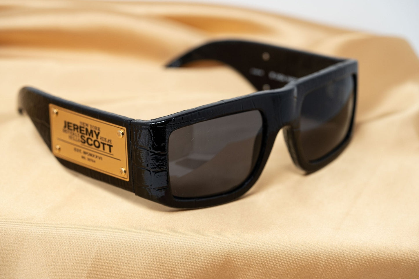 Jeremy Scott Sunglasses Square Black and Gold JSPLAQUEC2SUN