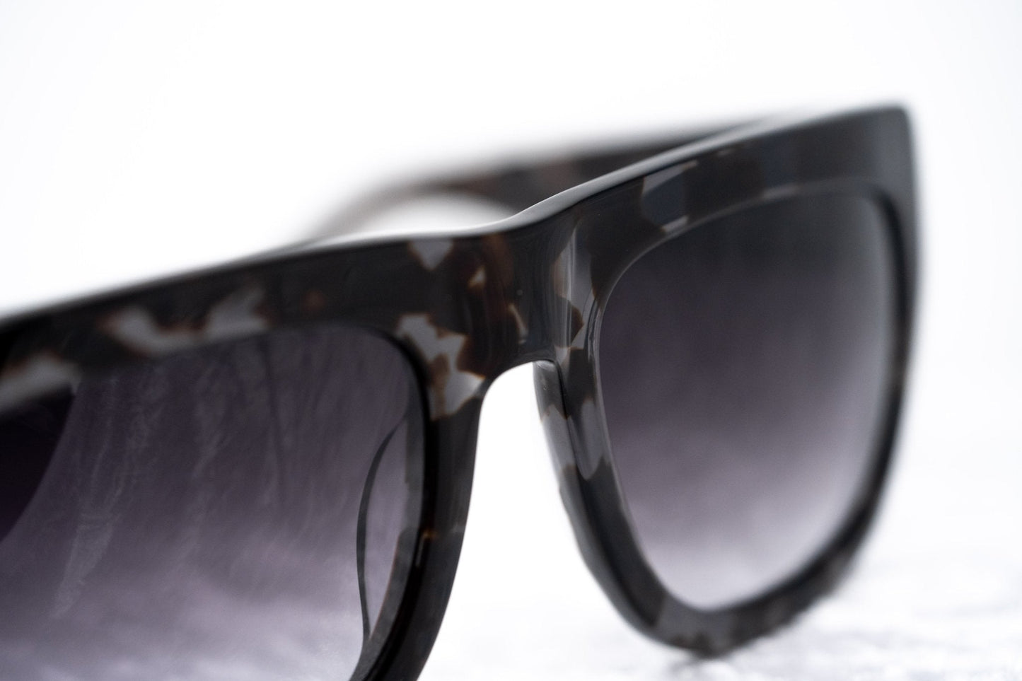 Kokon To Zai Sunglasses D-Frame Black Tortoise Shell and Grey