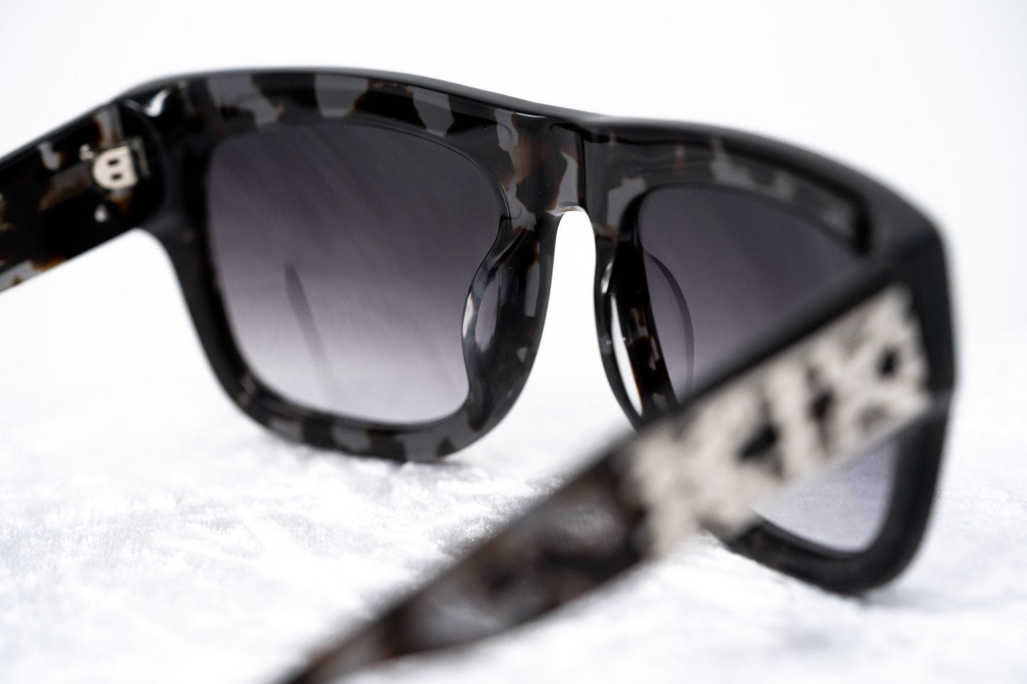 Kokon To Zai Sunglasses D-Frame Black Tortoise Shell and Grey