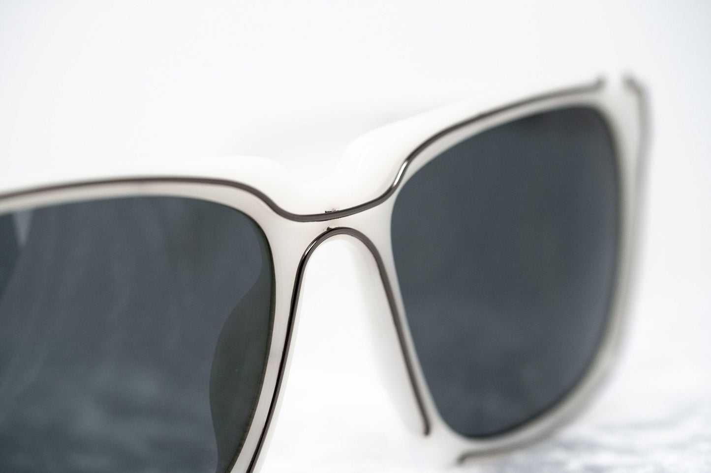 Kokon To Zai Sunglasses D-Frame White and Silver