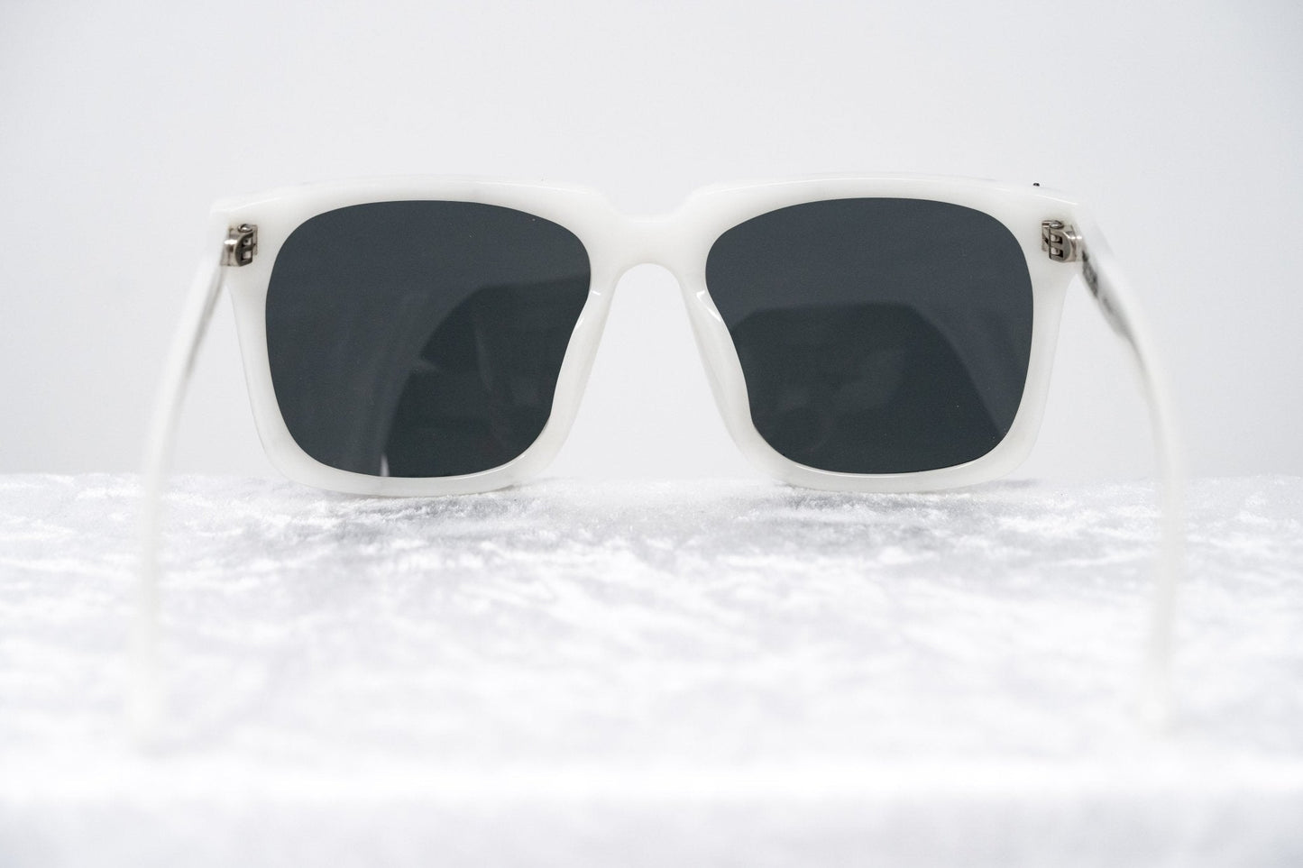 Kokon To Zai Sunglasses D-Frame White and Silver