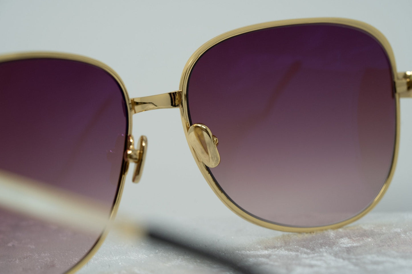 Oscar De La Renta Sunglasses Oversized Gold and Purple
