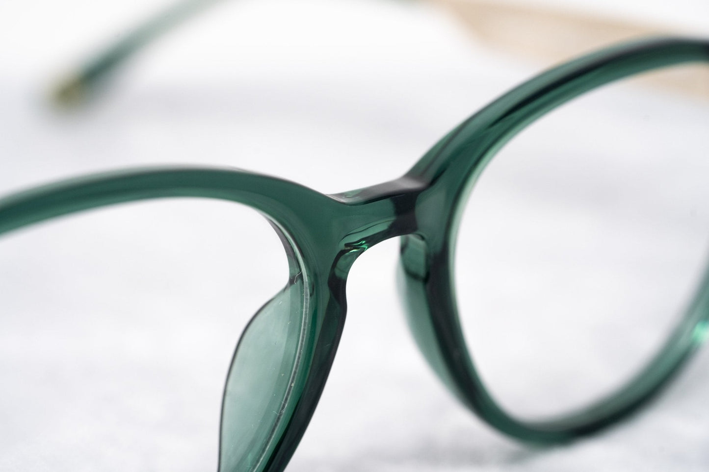 Oscar De La Renta Eyeglasses Oval Green and Clear