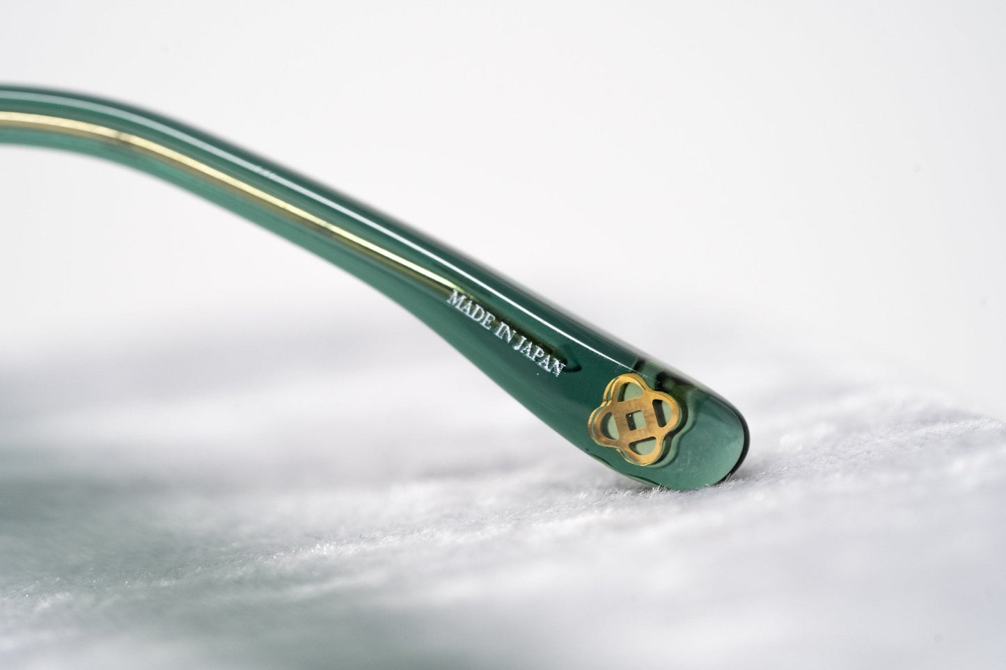Oscar De La Renta Eyeglasses Oval Green and Clear