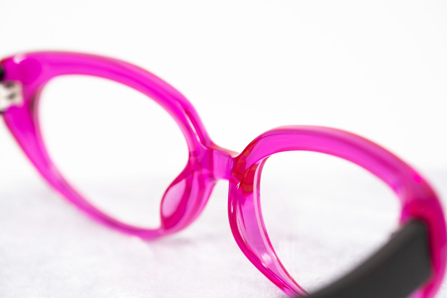 Oscar De La Renta Eyeglasses Cat Eye Pink and Clear