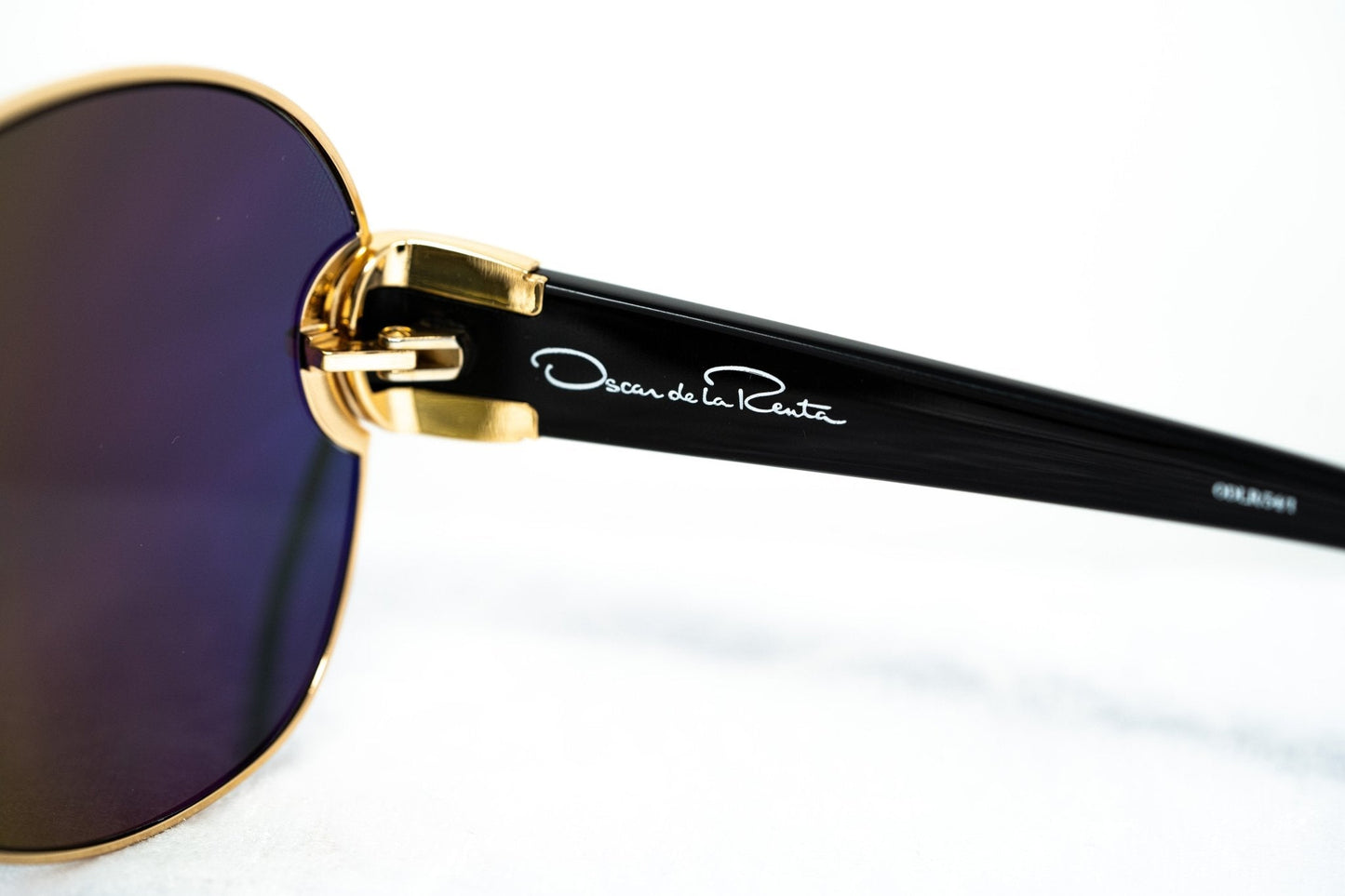 Oscar De La Renta Sunglasses Oversized Gold and Grey