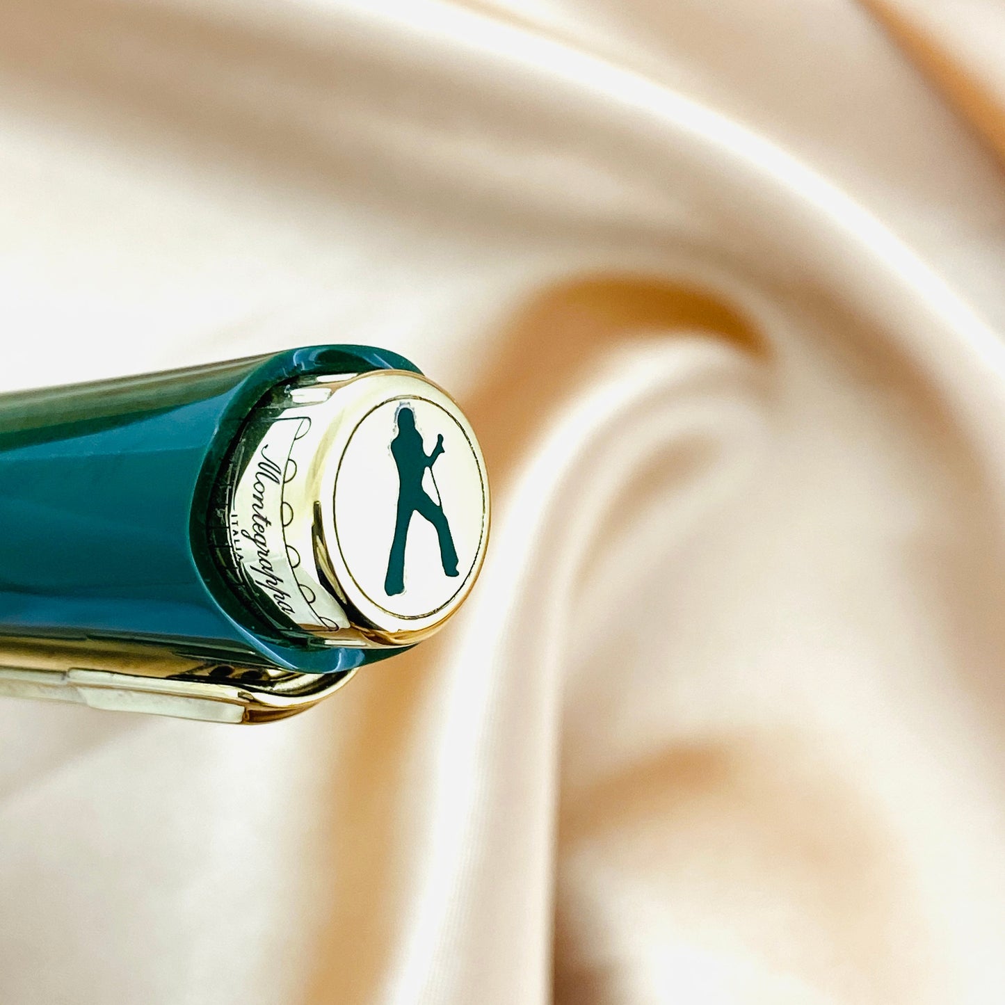 Montegrappa Pen Icons Elvis Presley Fountain Pen Medium Tip Green ISICE3YG