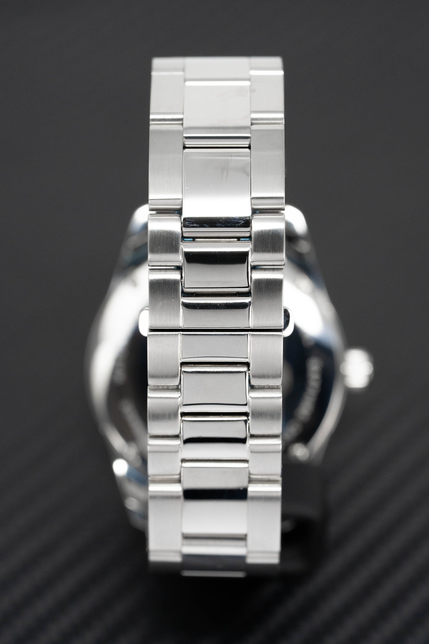 Louis Erard Watch Men's Automatic Heritage Diamond Mother of Pearl 69101SE04.BMA19