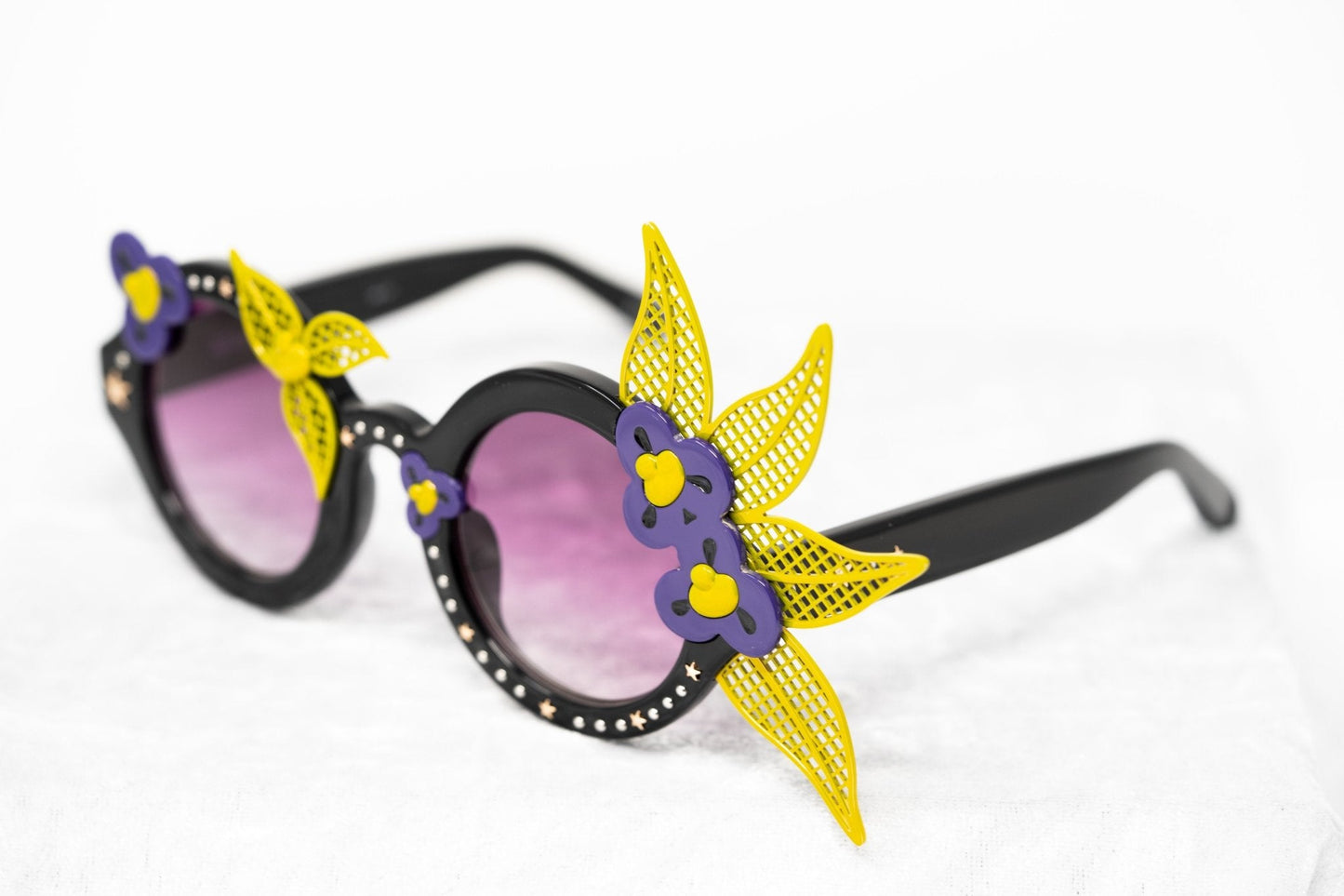 Amie Victoria Robertson Ladies Sunglasses Round Black and Purple AVR1C1SUN