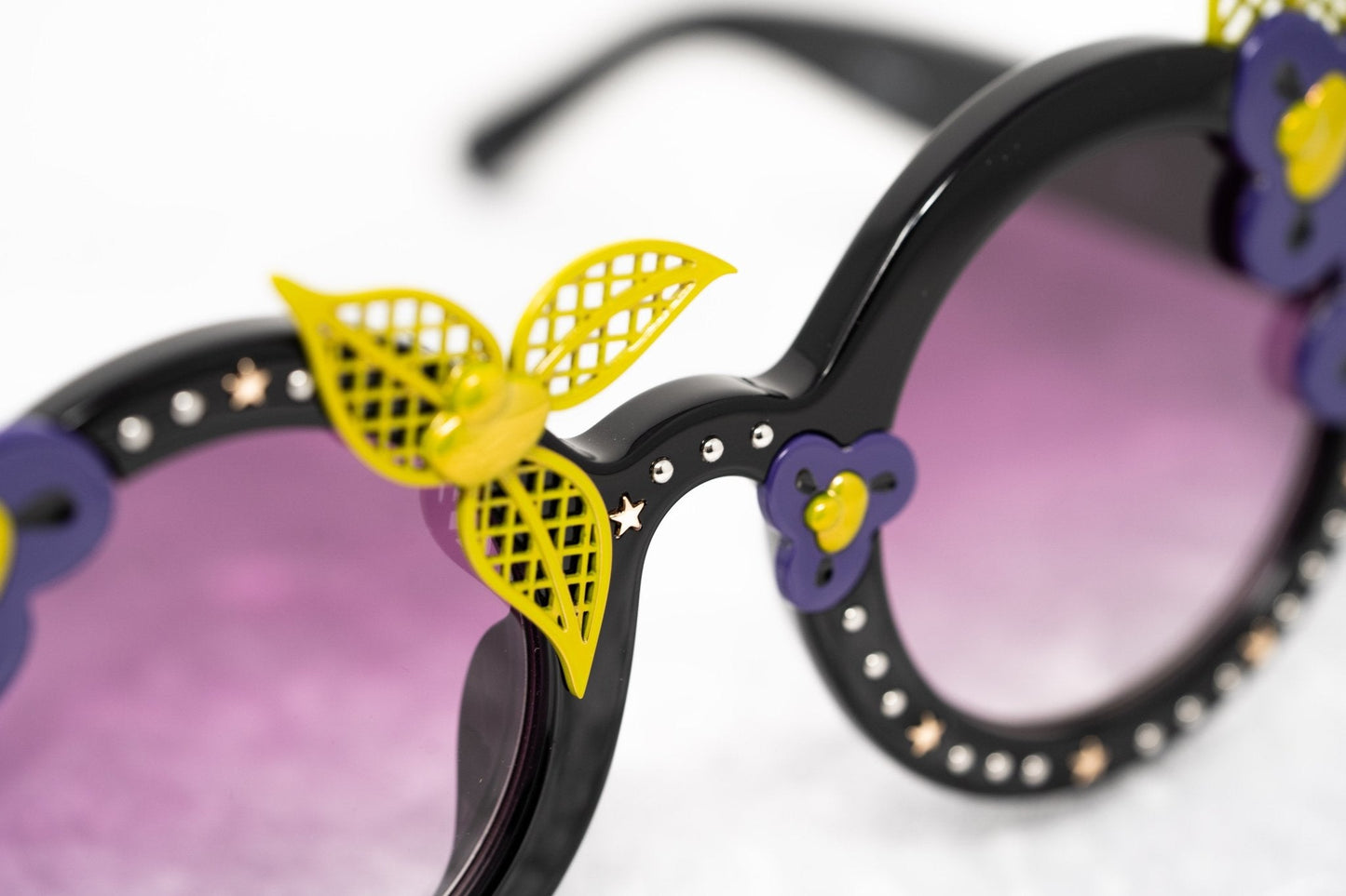 Amie Victoria Robertson Ladies Sunglasses Round Black and Purple AVR1C1SUN