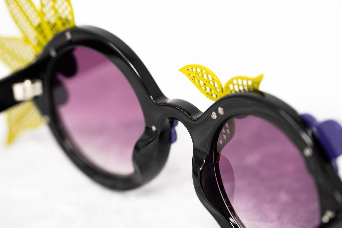 Amie Victoria Robertson Ladies Sunglasses Round Black and Purple AVR1C1SUN