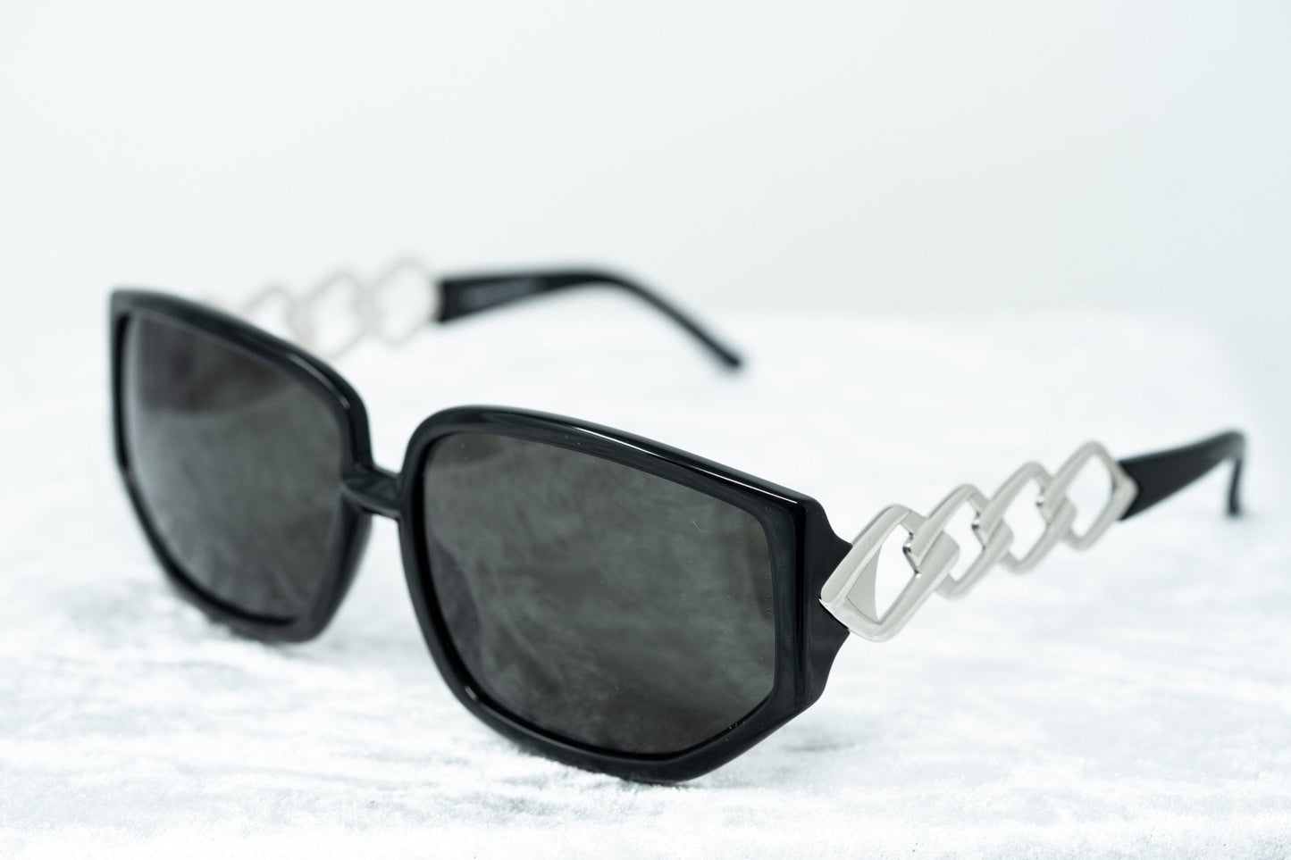 Erickson Beamon Sunglasses Rectangular Black and Dark Grey
