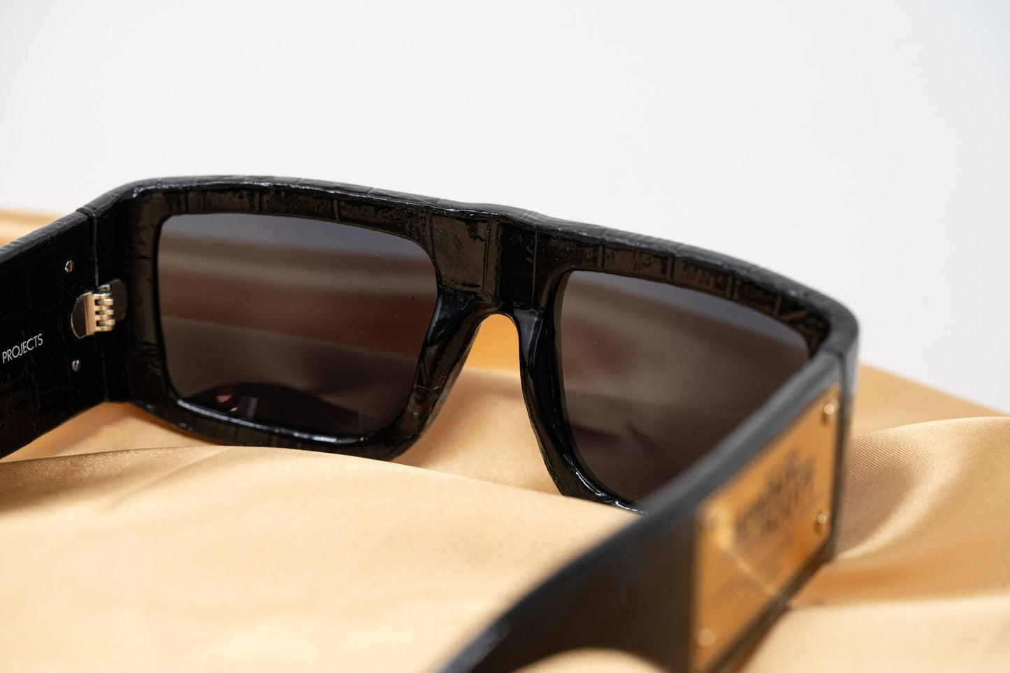 Jeremy Scott Sunglasses Square Black and Gold JSPLAQUEC2SUN