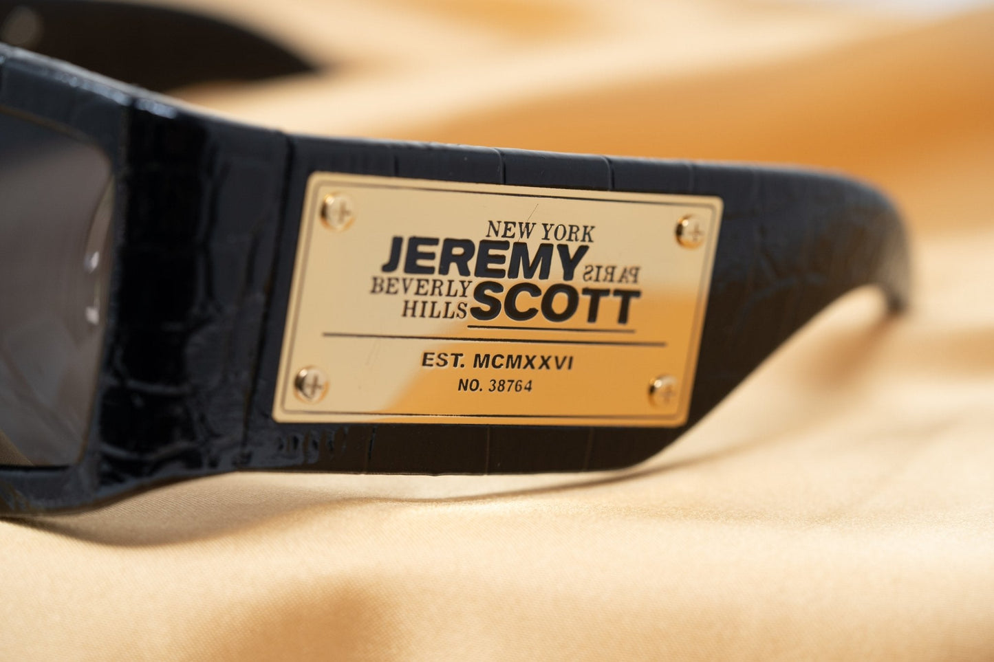 Jeremy Scott Sunglasses Square Black and Gold JSPLAQUEC2SUN