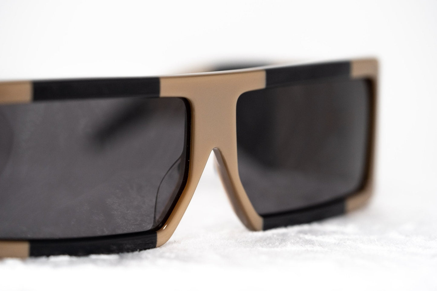 Jeremy Scott Men's Sunglasses Rectangular Big Tut Brown and Grey 6JSBIGTUTGOLDBLACK