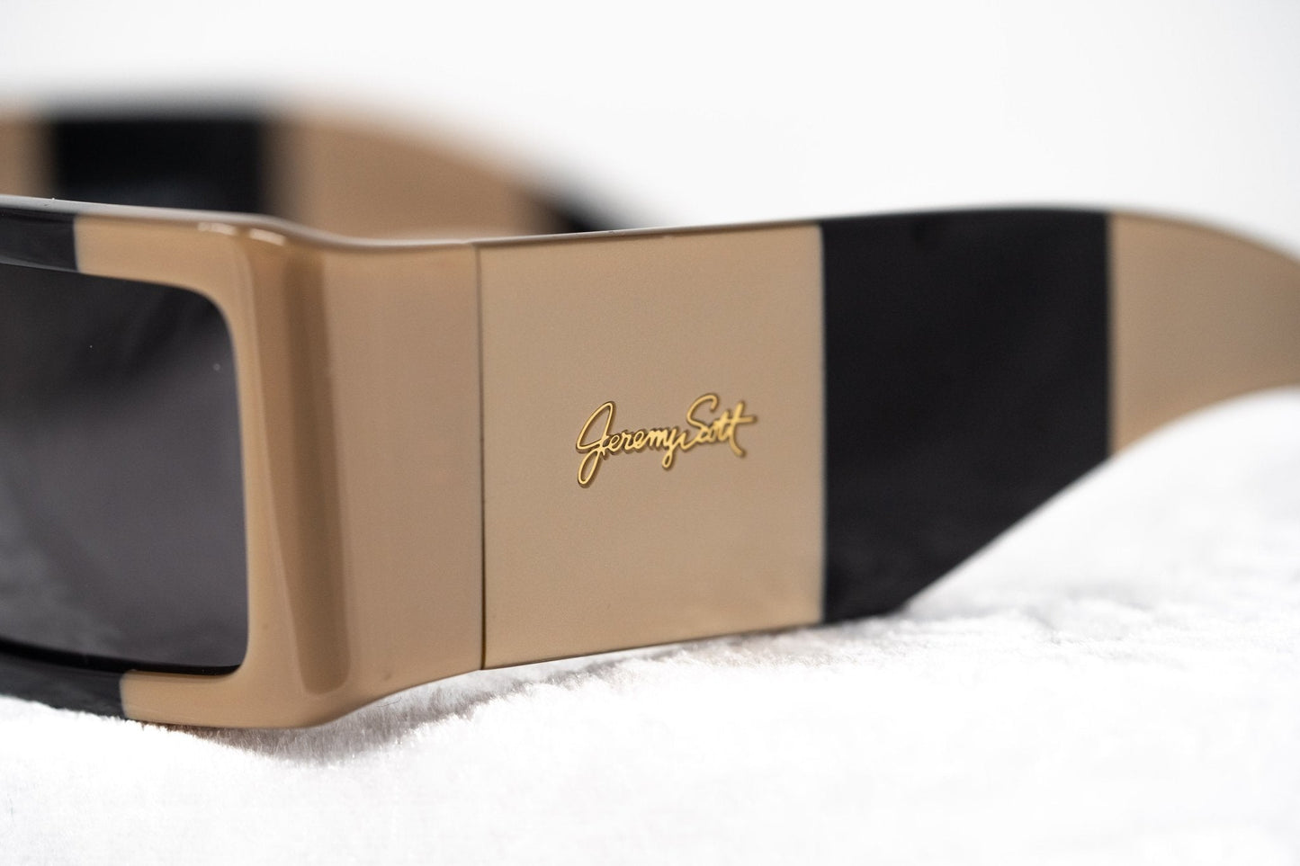 Jeremy Scott Men's Sunglasses Rectangular Big Tut Brown and Grey 6JSBIGTUTGOLDBLACK