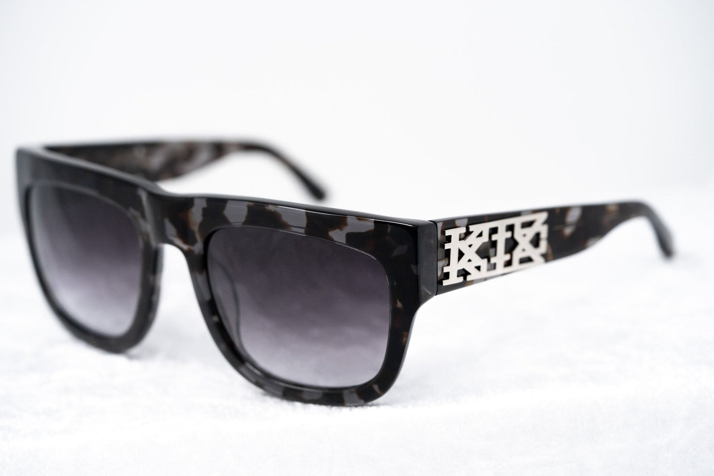 Kokon To Zai Sunglasses D-Frame Black Tortoise Shell and Grey