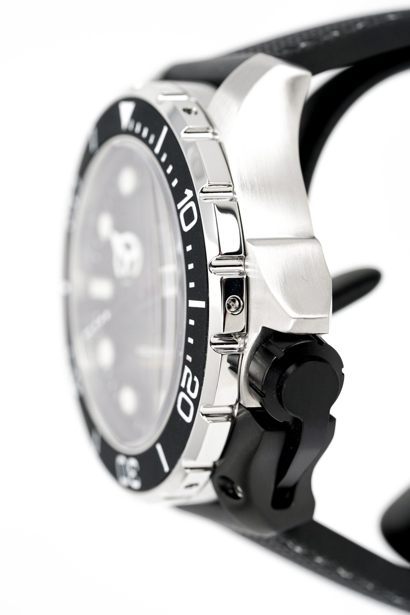 M2Z Men's Watch Diver 200 Black 200-002