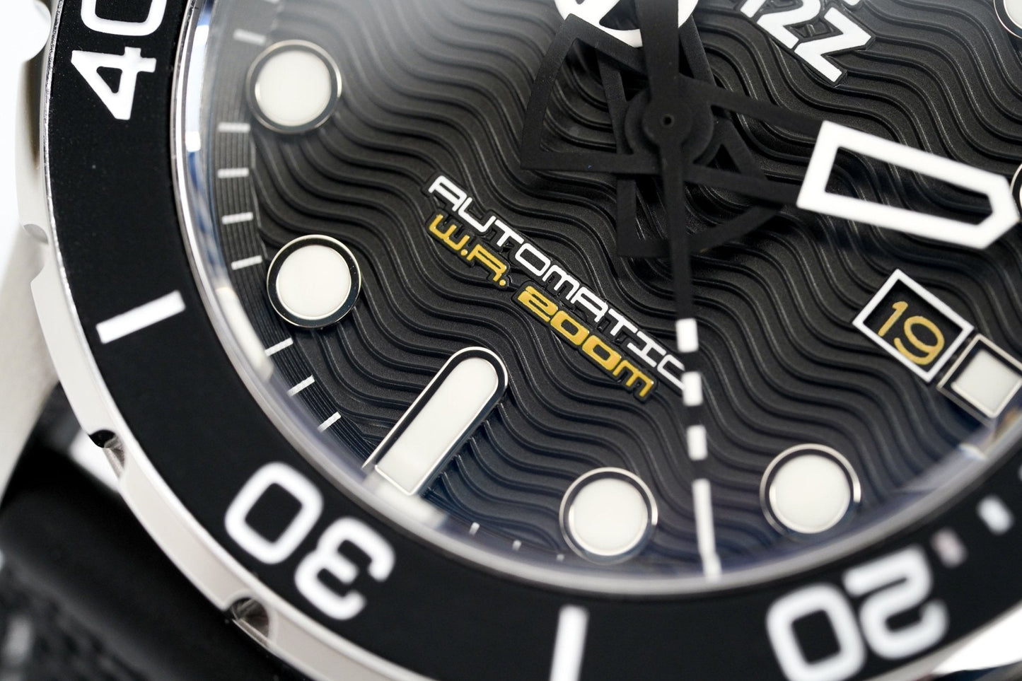 M2Z Men's Watch Diver 200 Black 200-002