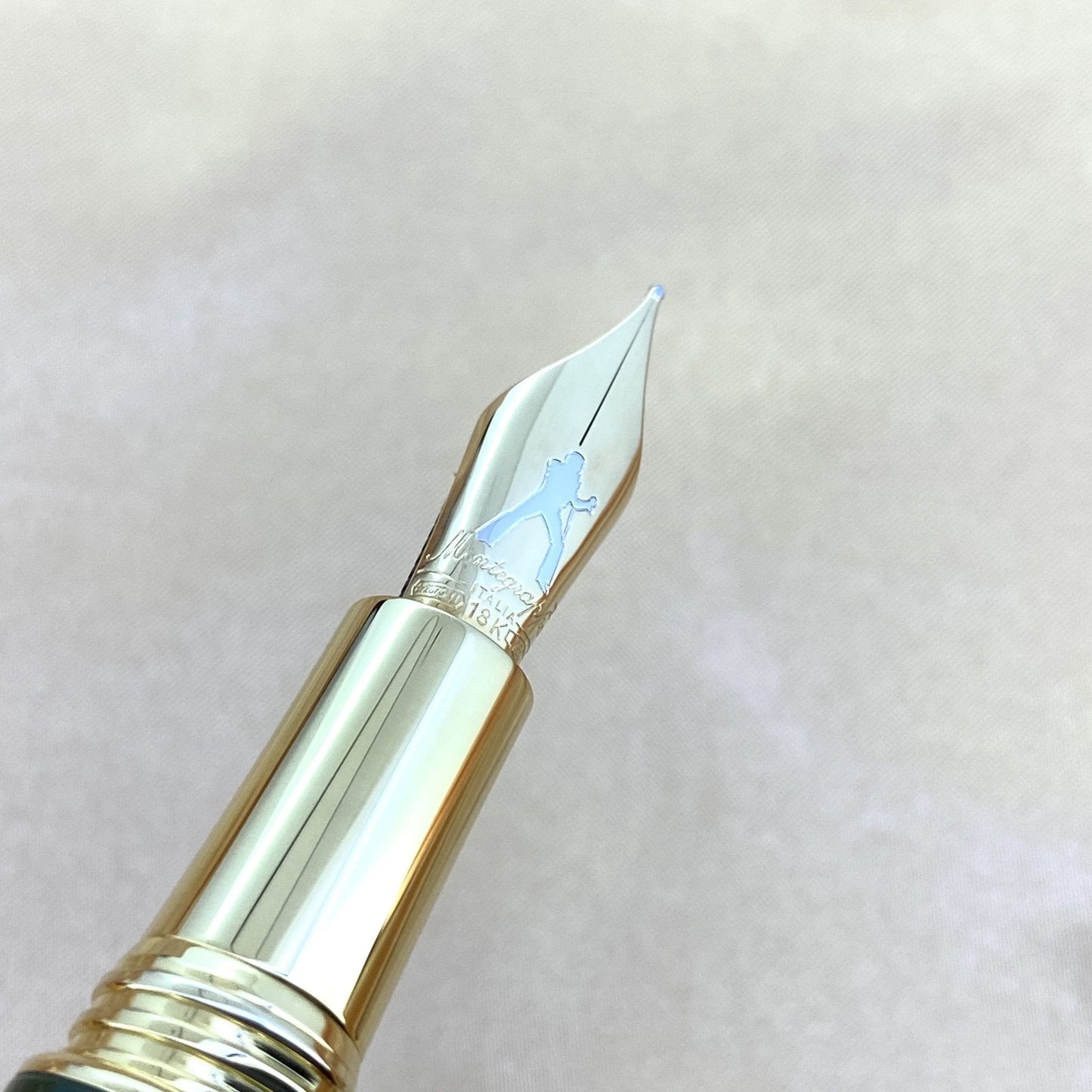 Montegrappa Pen Icons Elvis Presley Fountain Pen Fine Tip Green ISICE2YG
