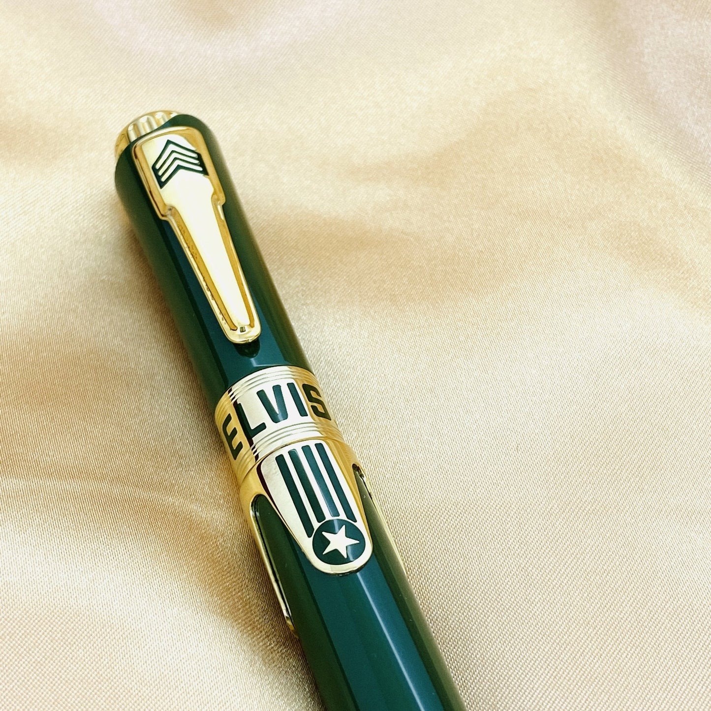 Montegrappa Pen Icons Elvis Presley Fountain Pen Fine Tip Green ISICE2YG