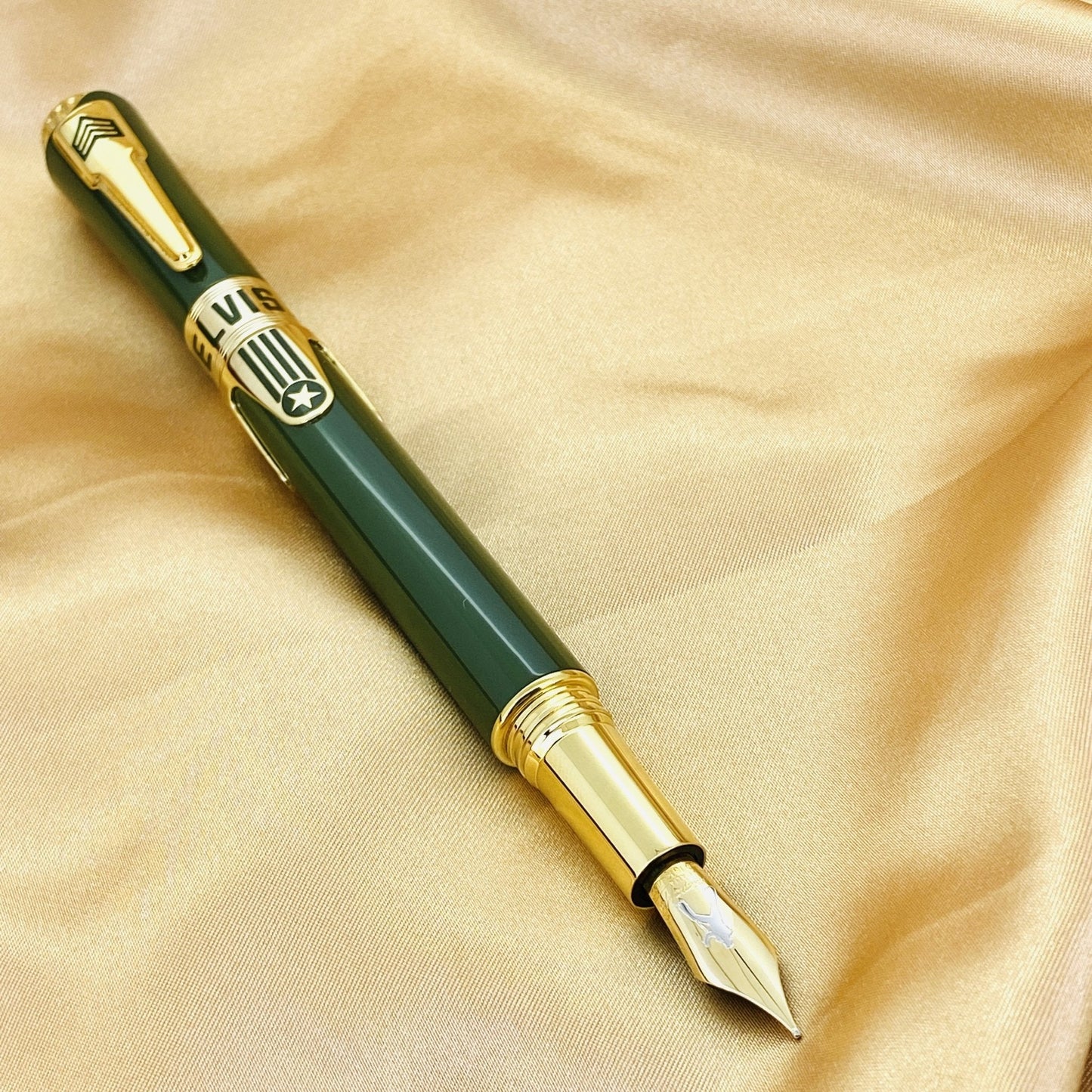 Montegrappa Pen Icons Elvis Presley Fountain Pen Fine Tip Green ISICE2YG