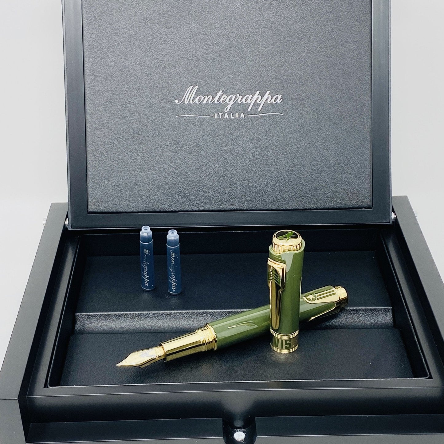 Montegrappa Pen Icons Elvis Presley Fountain Pen Fine Tip Green ISICE2YG