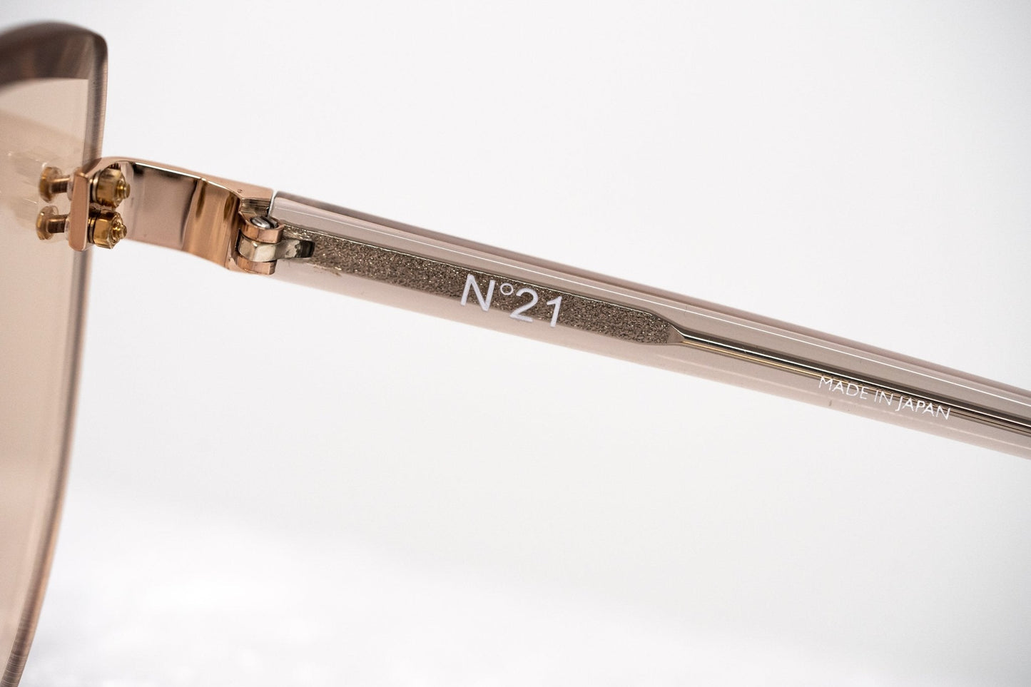 NO 21 Ladies Sunglasses Cat Eye Rose Gold and Peach N21S15C5SUN