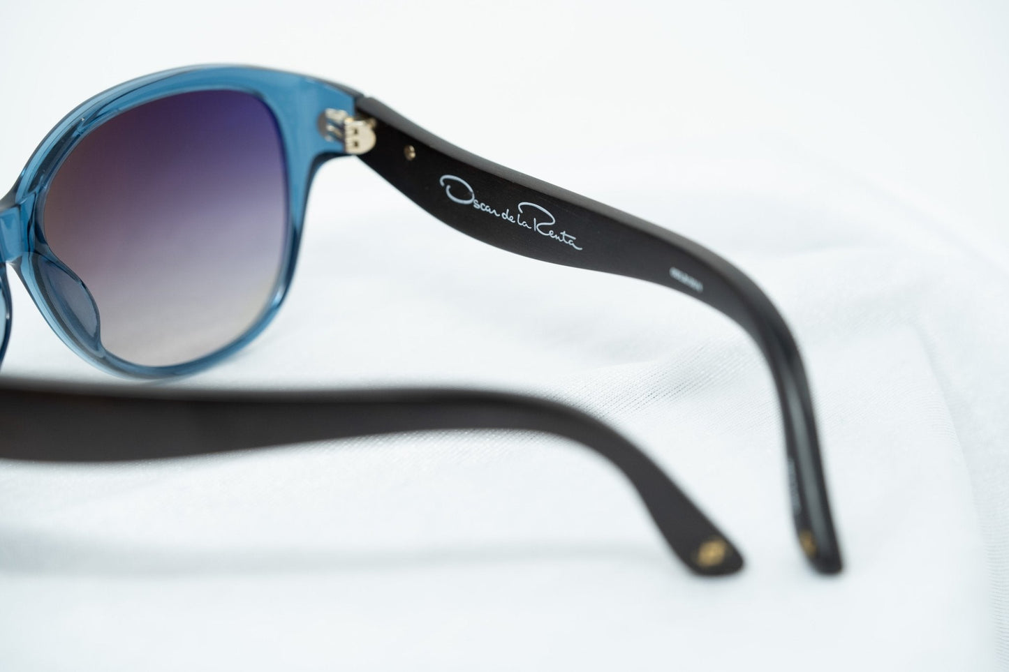 Oscar De La Renta Ladies Sunglasses Oval Blue and Grey ODLR30C4SUN