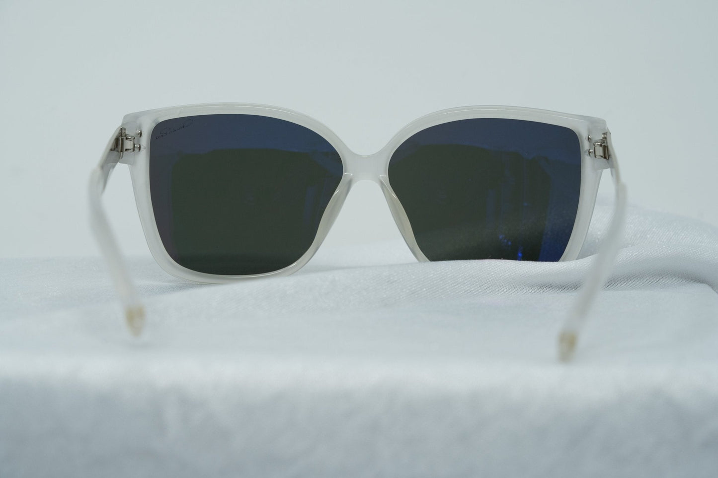 Oscar De La Renta Sunglasses Oversized Clear and Green