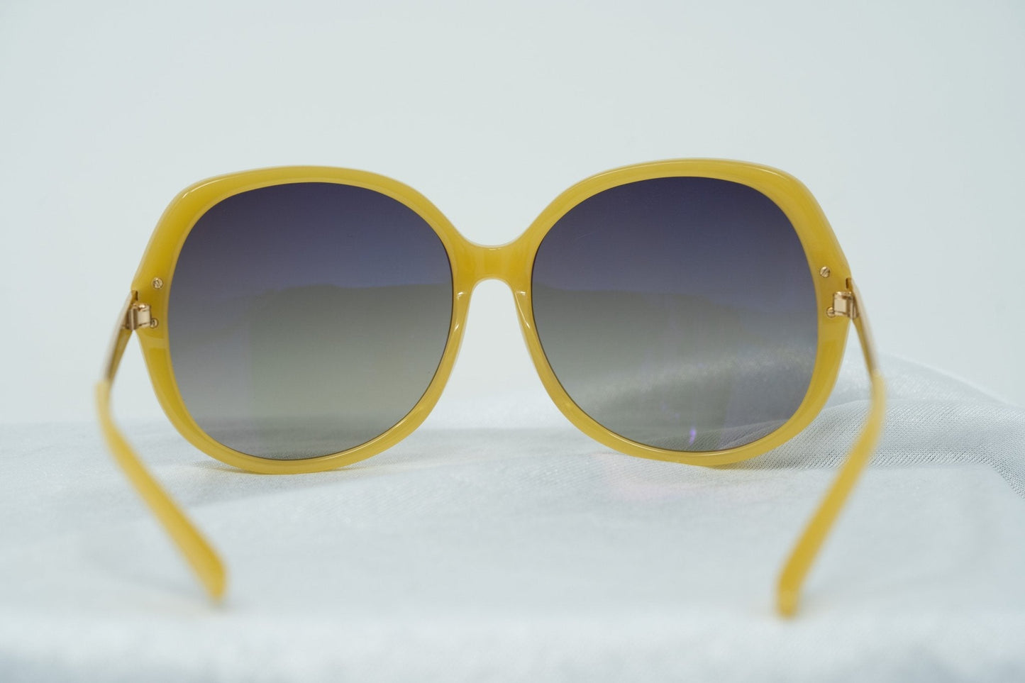 Oscar De La Renta Sunglasses Oversized Beige and Grey