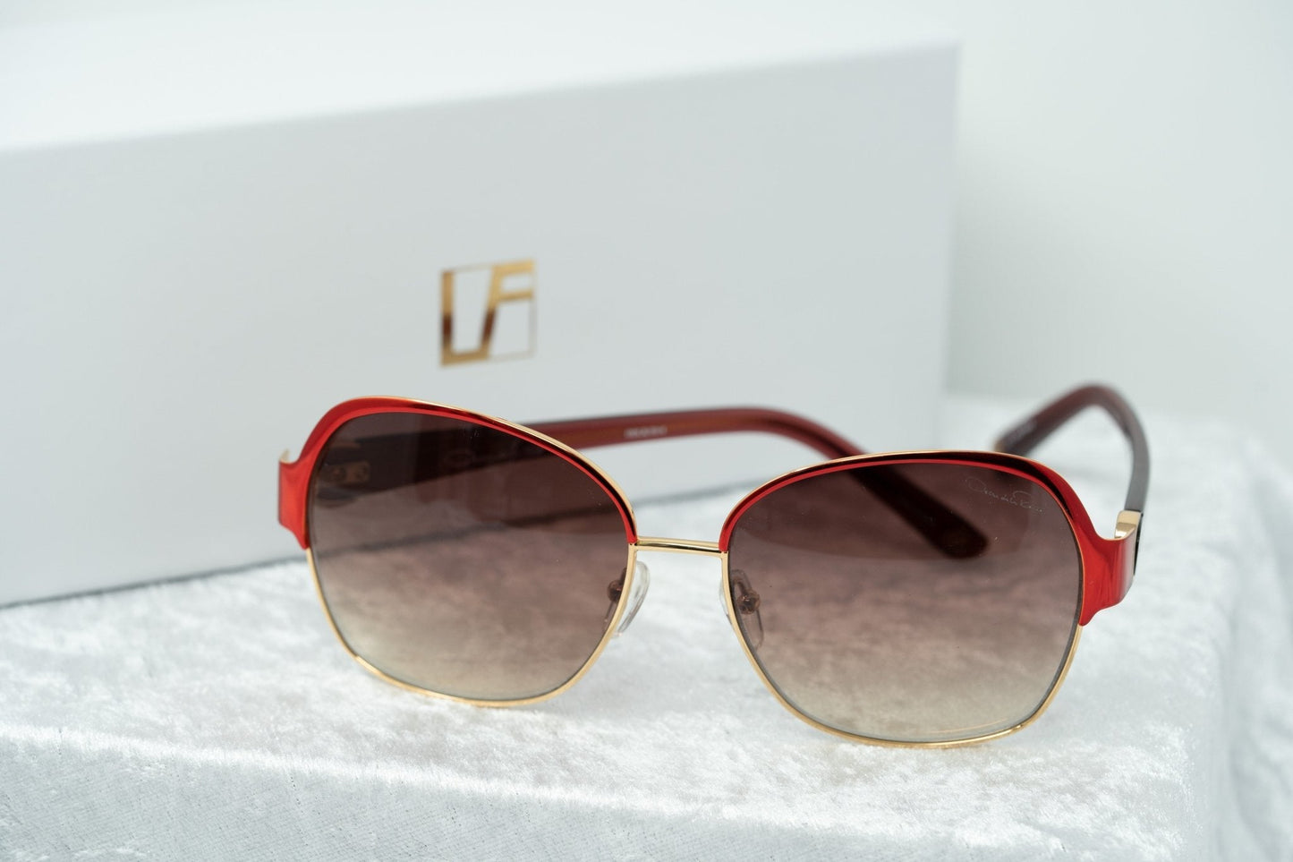 Oscar De La Renta Sunglasses Oversized Russian Gold Red and Grey