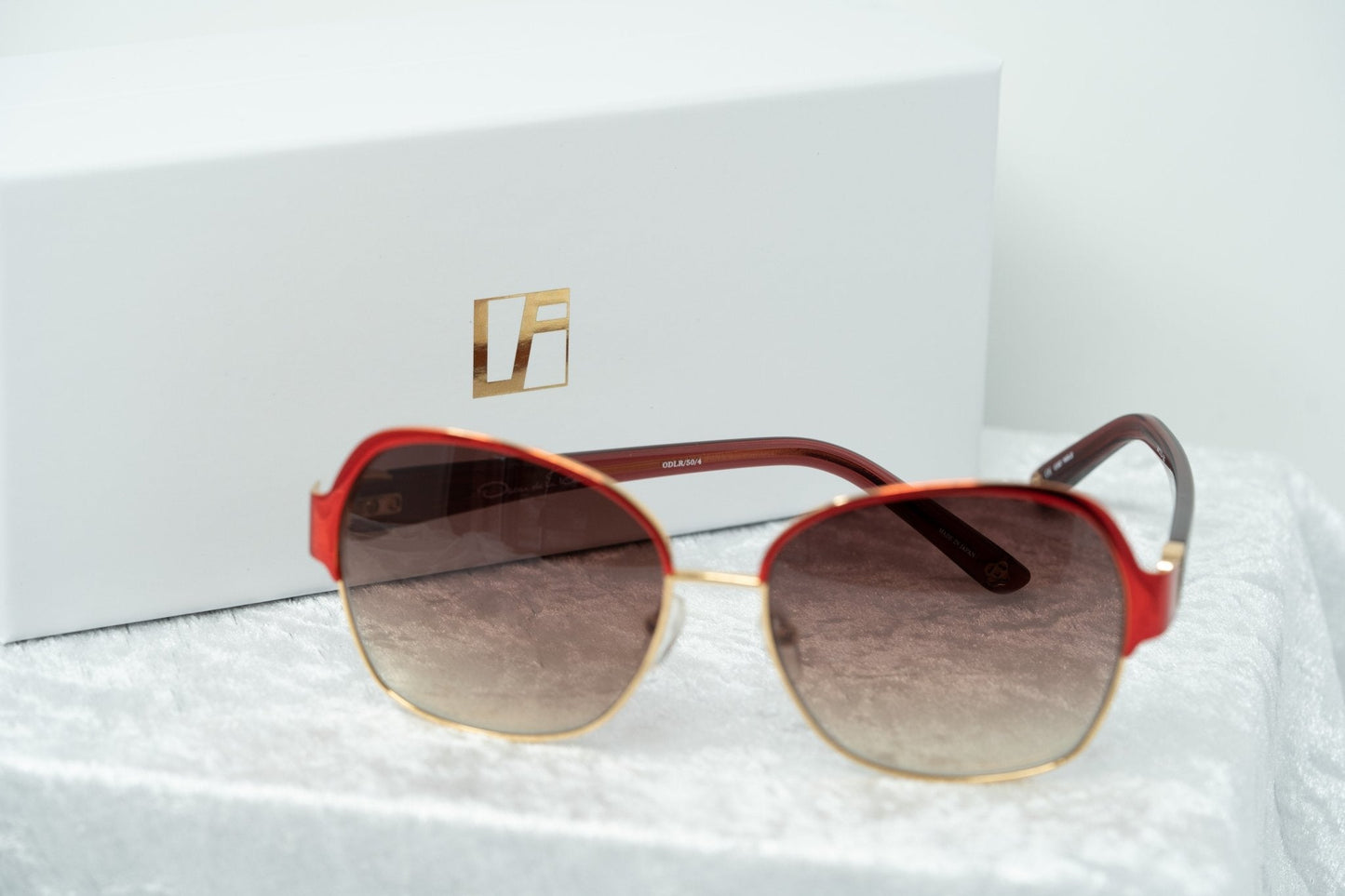 Oscar De La Renta Sunglasses Oversized Russian Gold Red and Grey