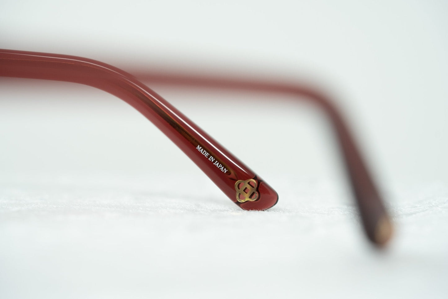 Oscar De La Renta Sunglasses Oversized Russian Gold Red and Grey