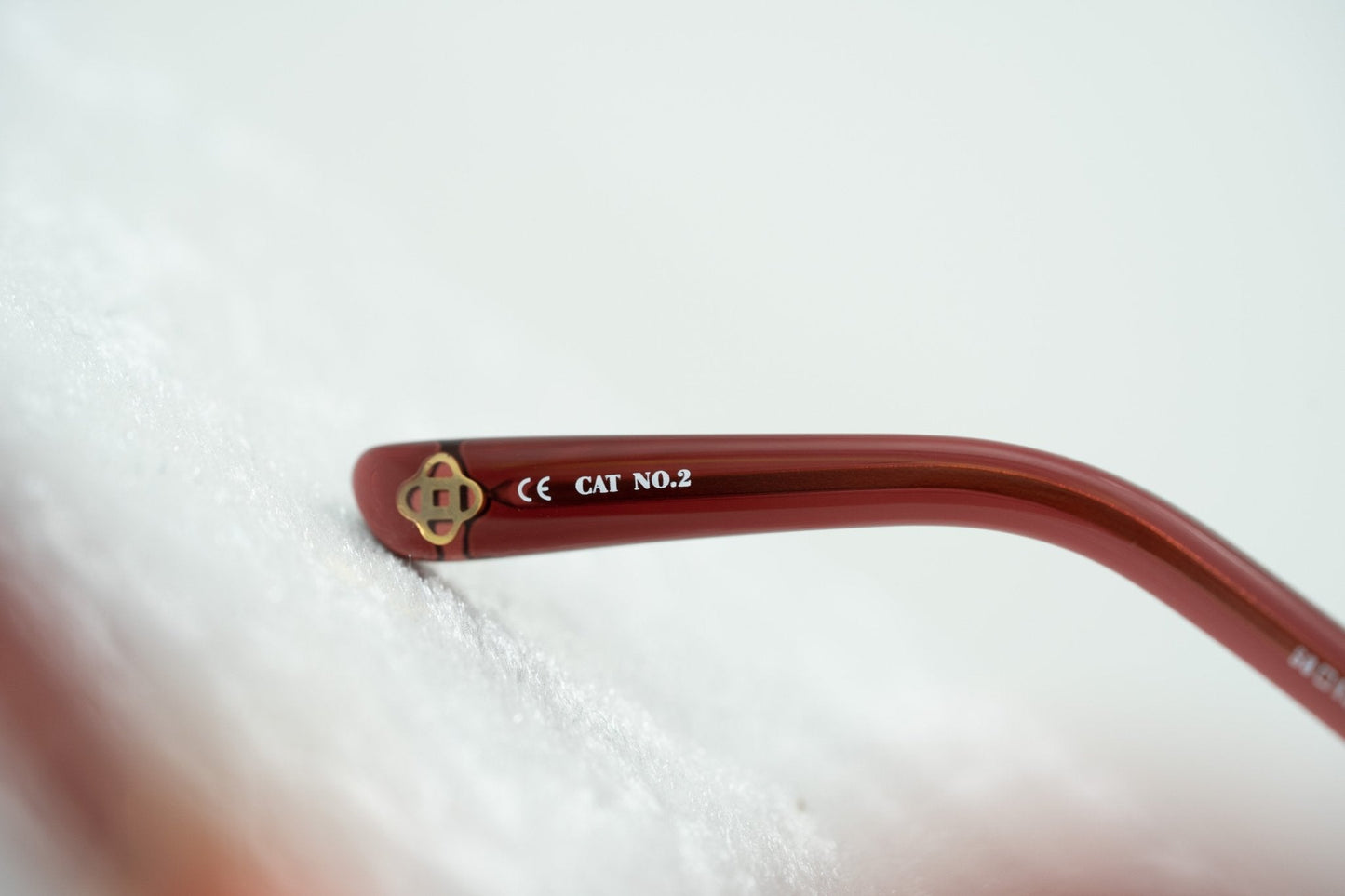 Oscar De La Renta Sunglasses Oversized Russian Gold Red and Grey