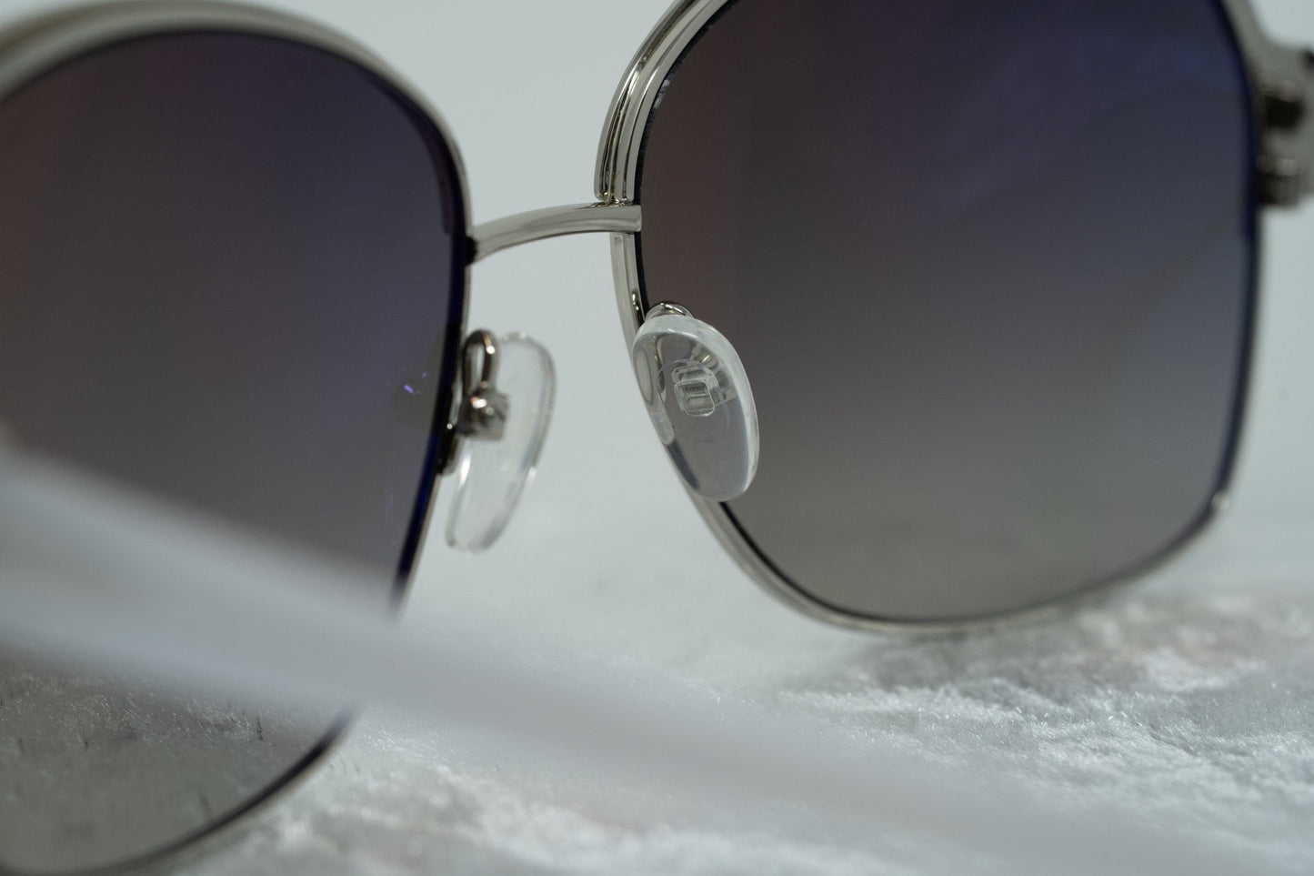 Oscar De La Renta Sunglasses Oversized Silver Light Oyster and Grey