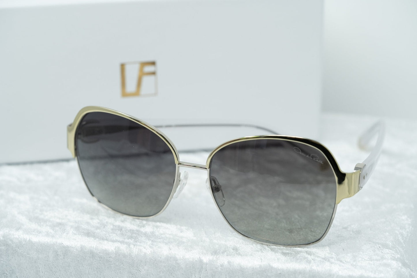 Oscar De La Renta Sunglasses Oversized Silver Light Oyster and Grey
