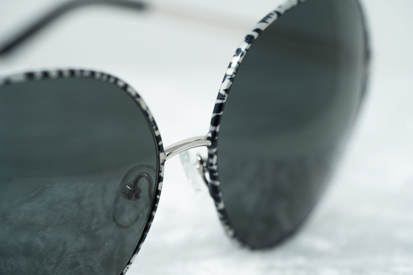 Oscar De La Renta Sunglasses Oversized Tortoise and Dark Grey