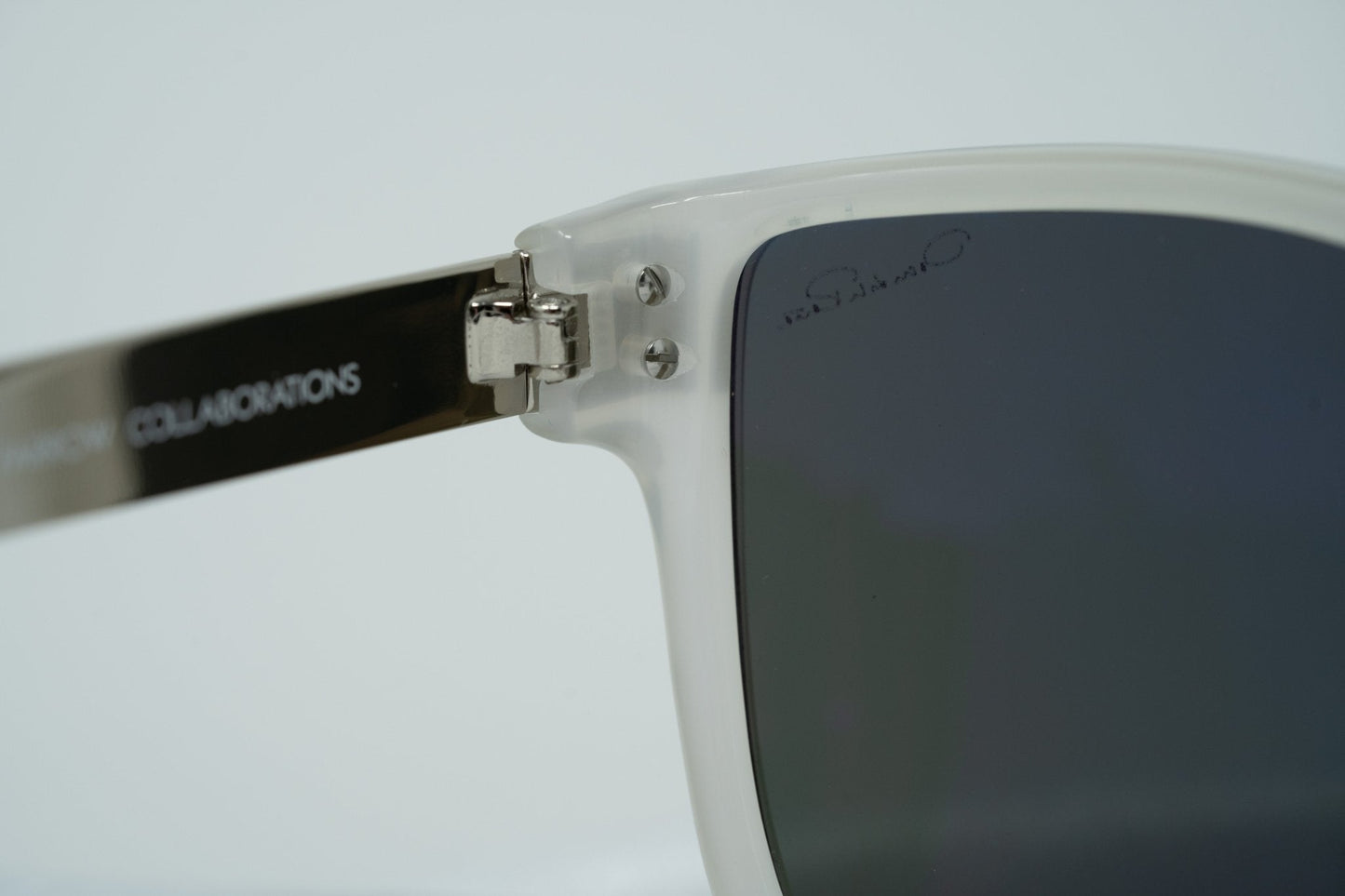 Oscar De La Renta Sunglasses Oversized White and Green