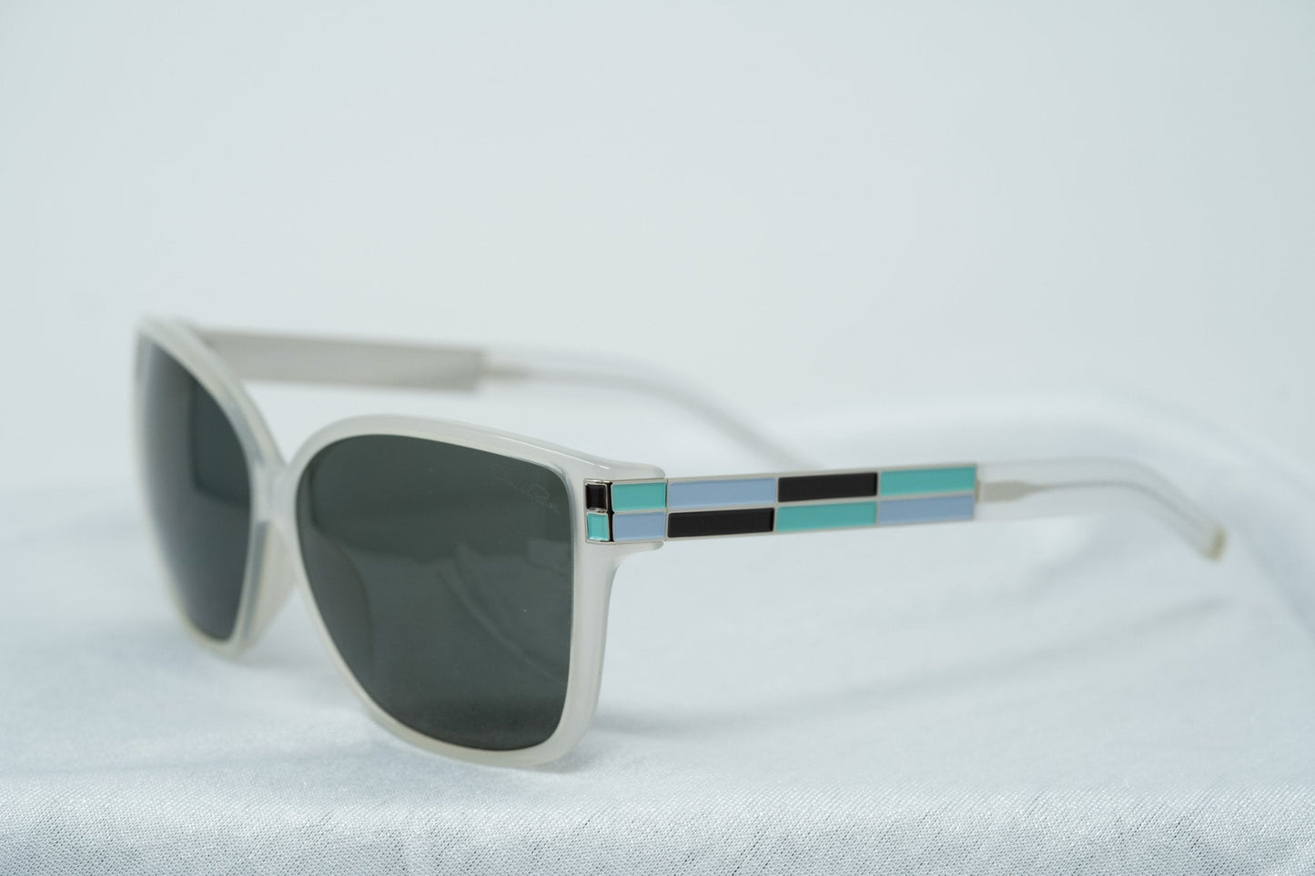 Oscar De La Renta Sunglasses Oversized White and Green