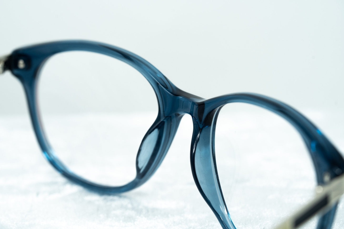 Oscar De La Renta Eyeglasses  Oval Blue and Clear