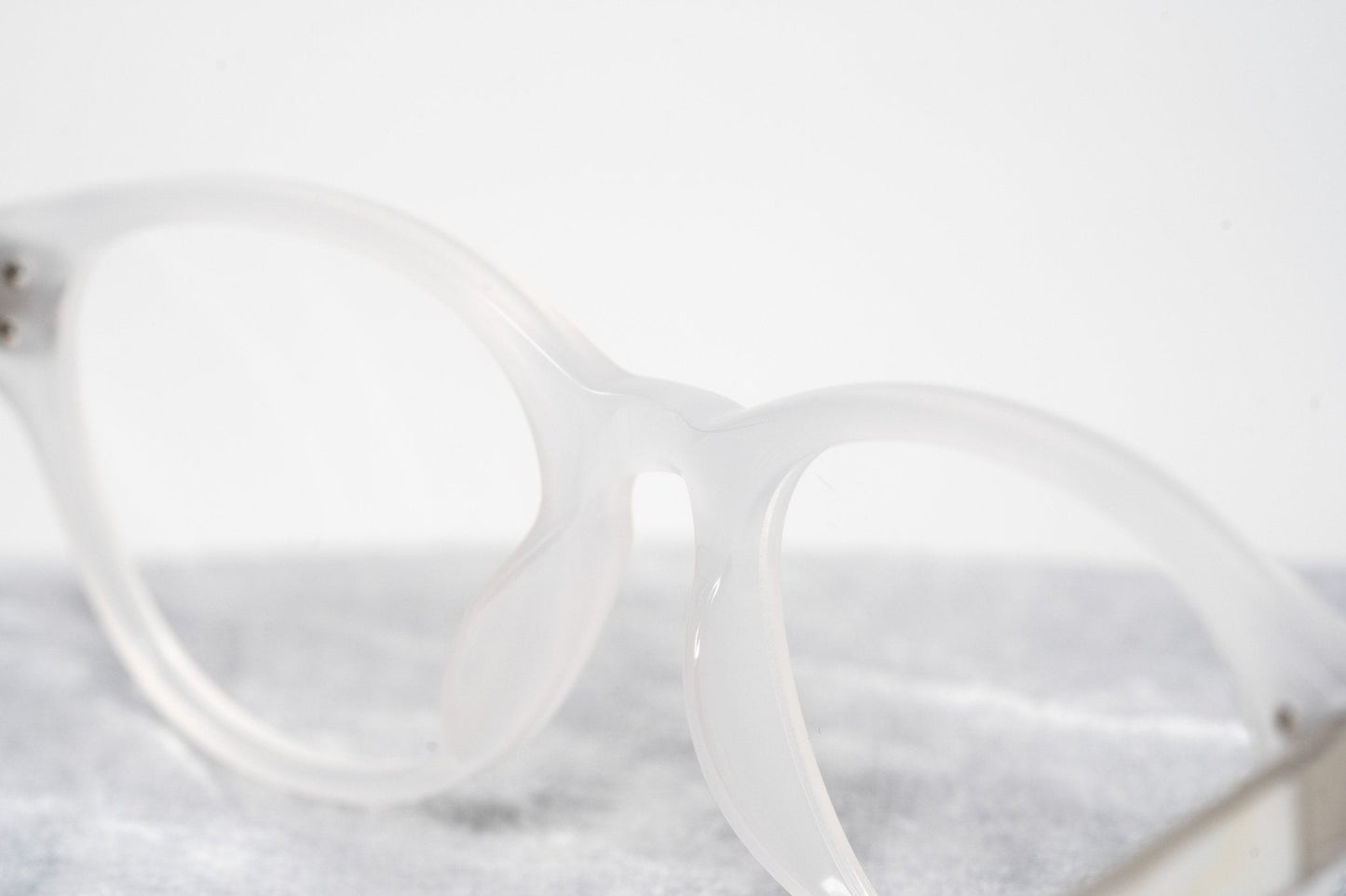 Oscar De La Renta Eyeglasses Oval Ivory White and Clear