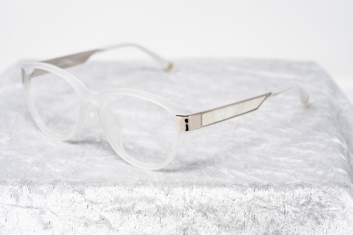 Oscar De La Renta Eyeglasses Oval Ivory White and Clear