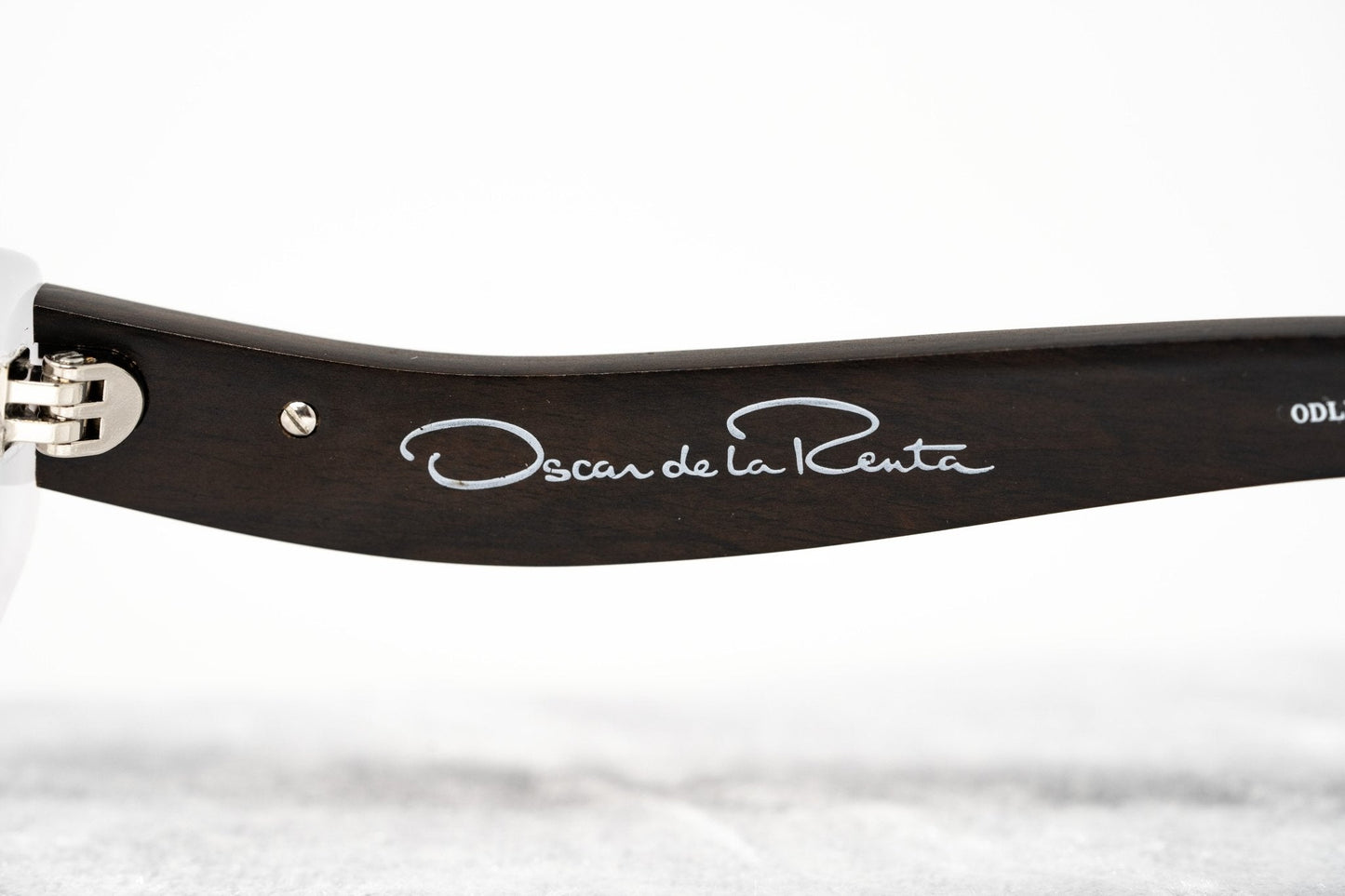 Oscar De La Renta Eyeglasses Sandalwood Cat Eye Ivory and Clear