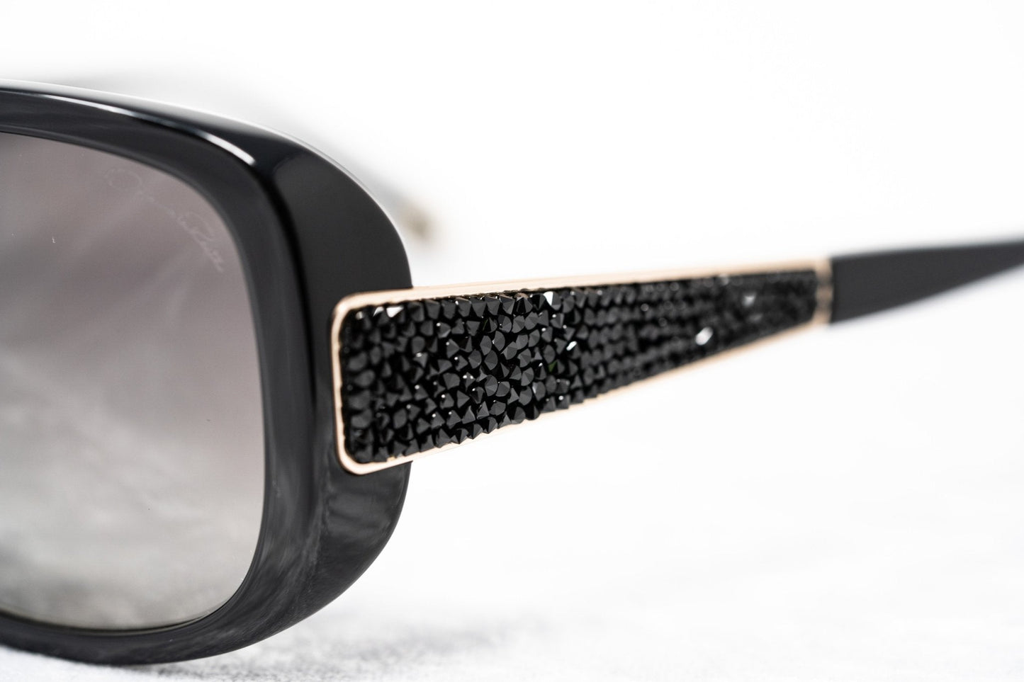 Oscar De La Renta Sunglasses Oversized Black and Grey Graduated