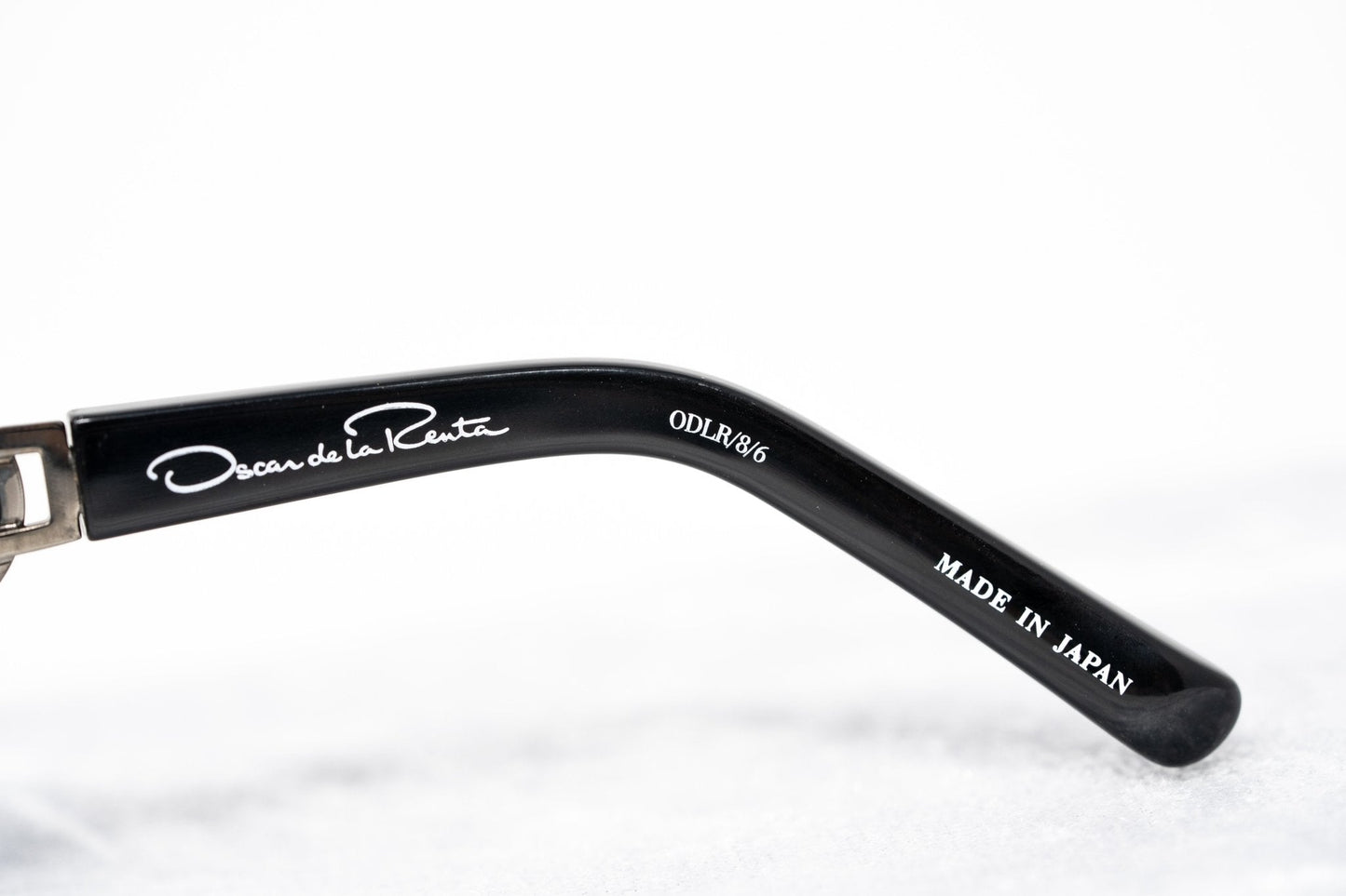 Oscar De La Renta Sunglasses Oval Gun Metal and Grey