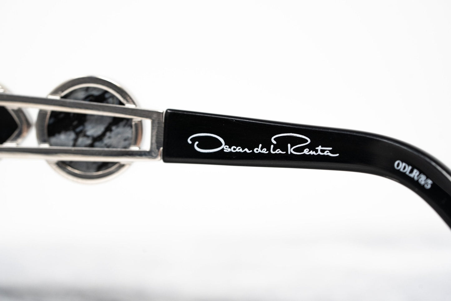 Oscar De La Renta Sunglasses Oval Silver and Grey