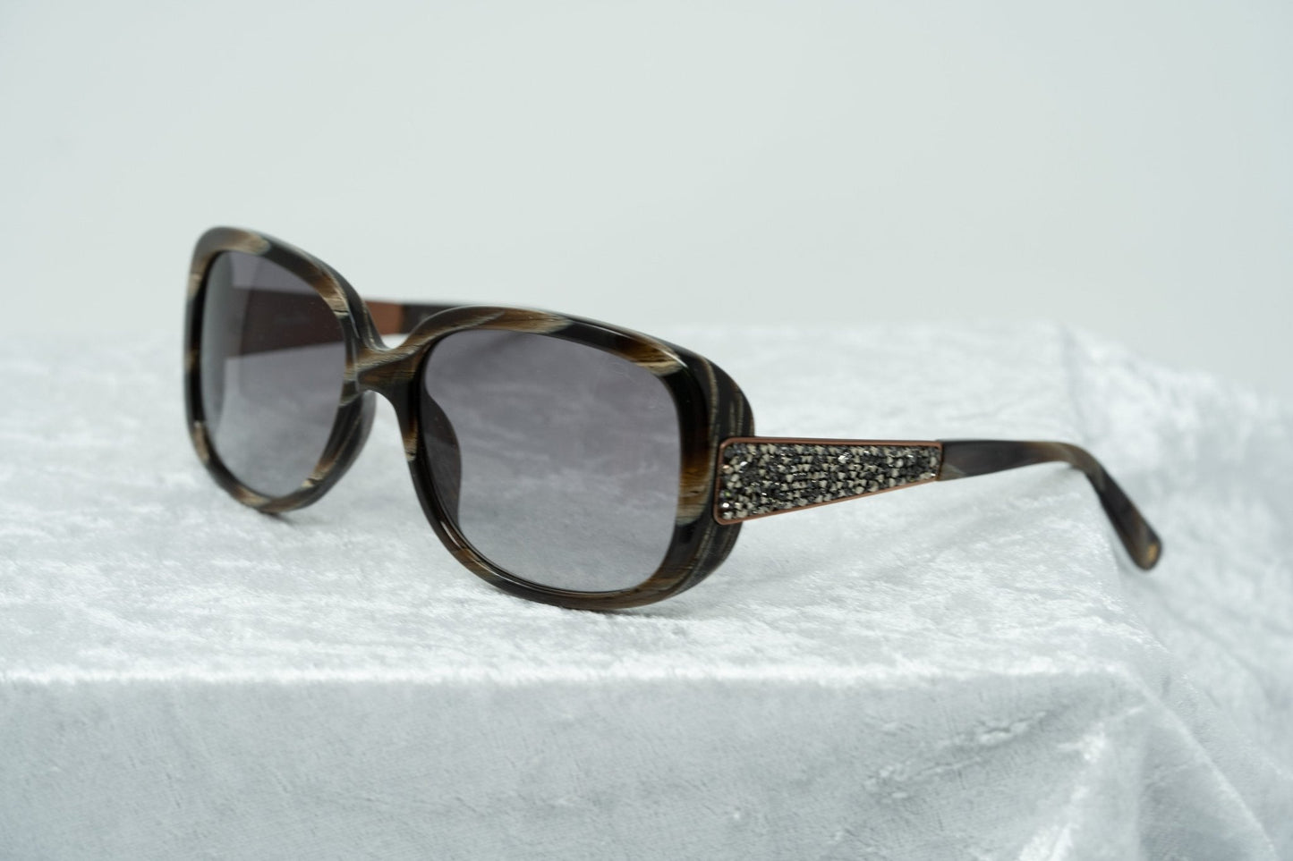 Oscar De La Renta Sunglasses Oversized Horn and Grey
