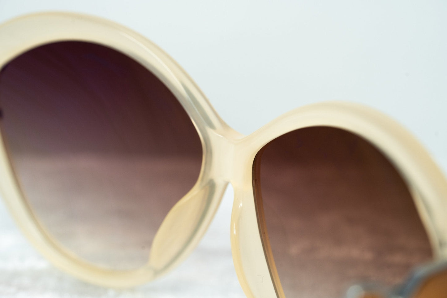 Oscar De La Renta Sunglasses Oversized Nude and Brown
